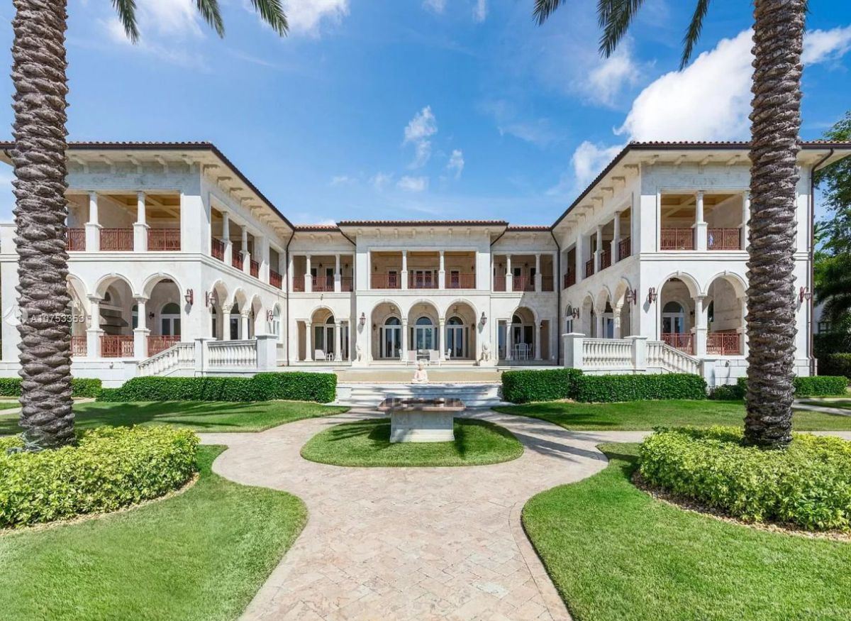 A-Classical-Italian-Style-House-in-Coral-Gables-for-Sale-at-25850000-18