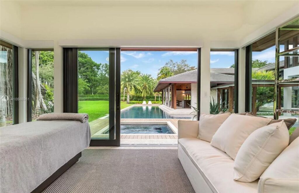 A Completely Smart House for Sale in Coral Gables 