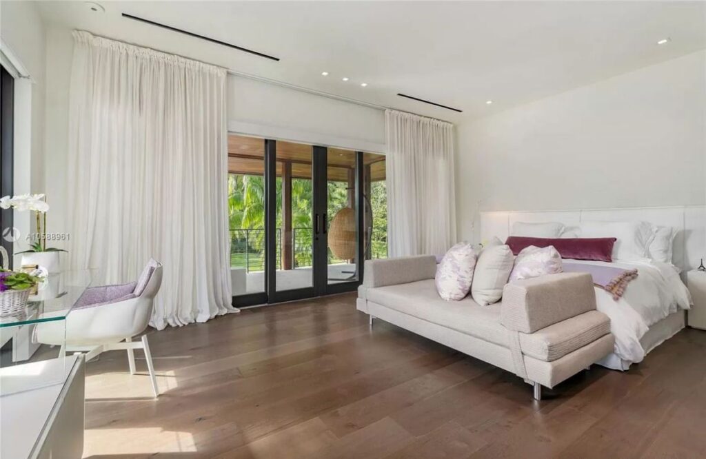 A Completely Smart House for Sale in Coral Gables 