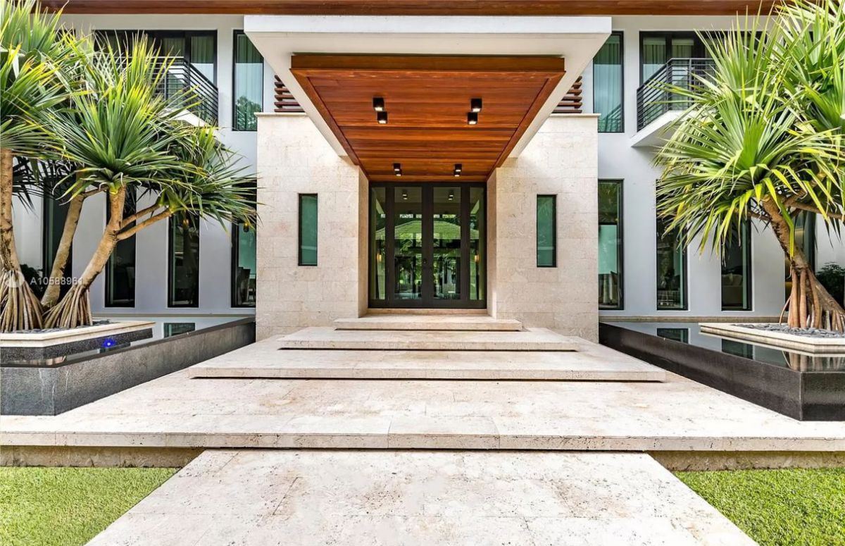 A-Completely-Smart-House-for-Sale-in-Coral-Gables-7