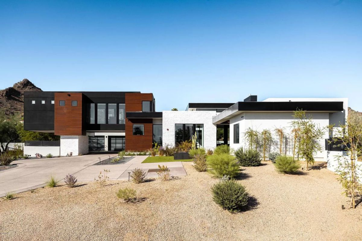 A-Gorgeous-Modern-Paradise-Valley-Home-for-Sale-1