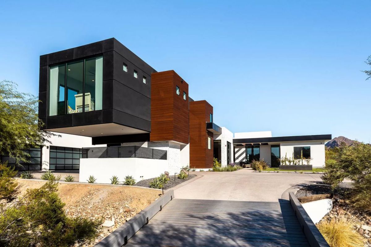 A-Gorgeous-Modern-Paradise-Valley-Home-for-Sale-24