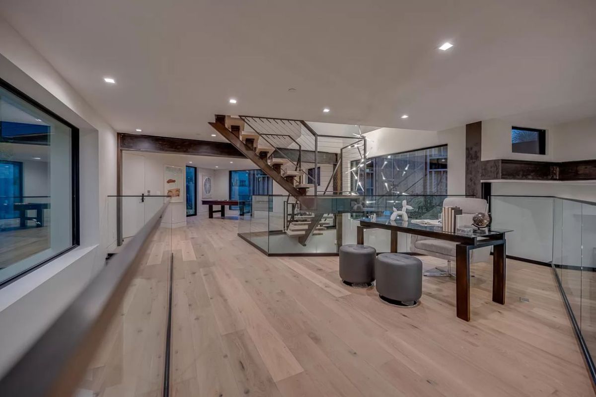 A-Masterfully-Designed-Santa-Monica-Home-for-Sale-10