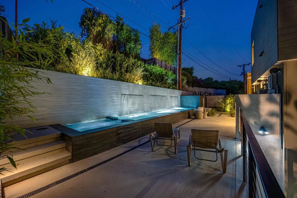 A-Masterfully-Designed-Santa-Monica-Home-for-Sale-16