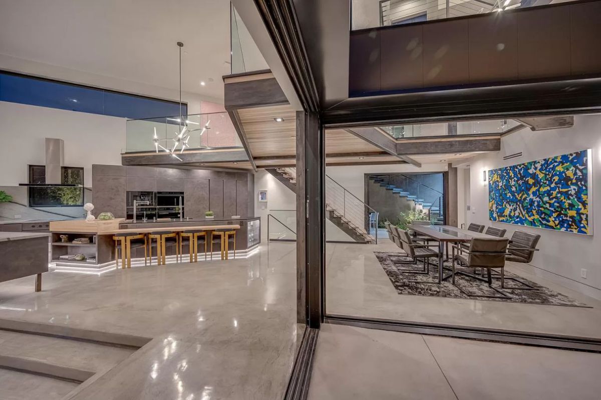 A-Masterfully-Designed-Santa-Monica-Home-for-Sale-2