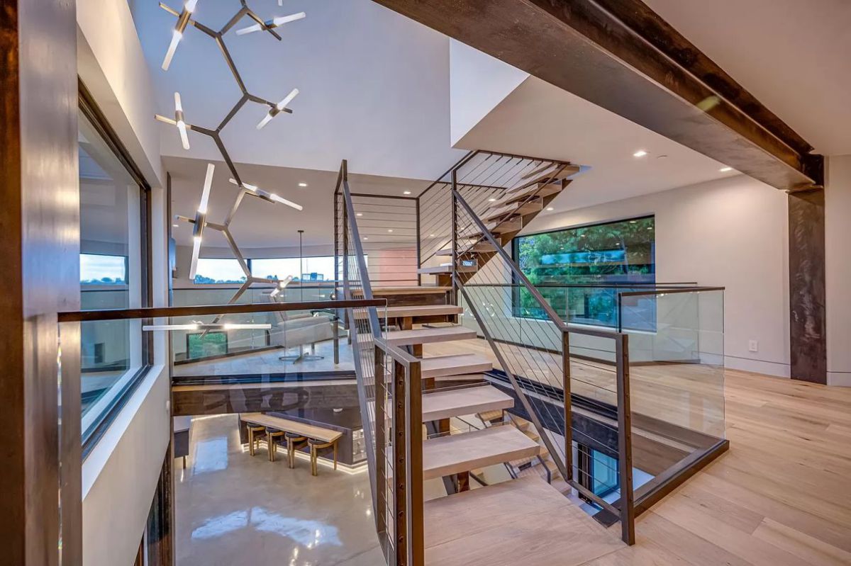A-Masterfully-Designed-Santa-Monica-Home-for-Sale-30