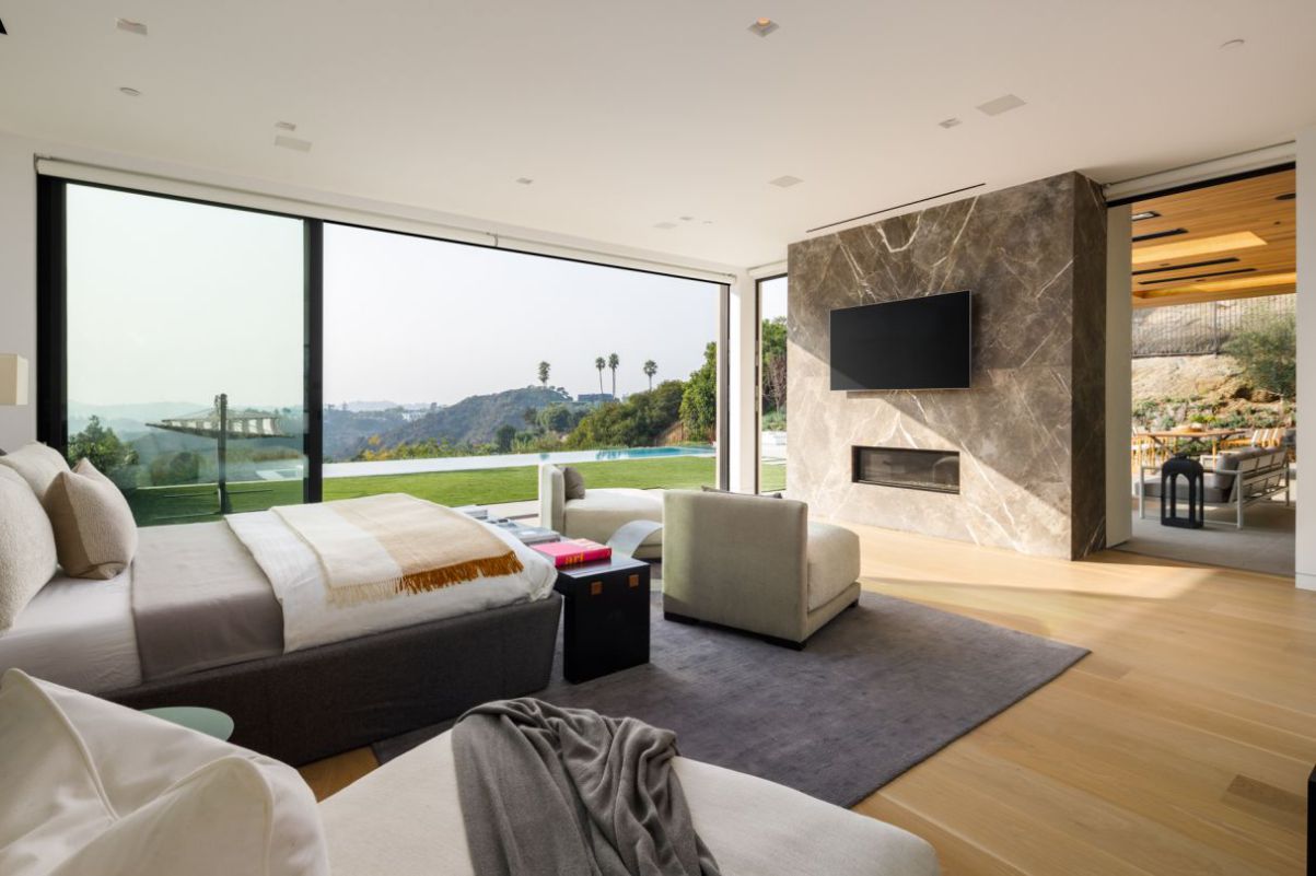 A-Modern-Home-in-The-Iconic-Trousdale-Estate-hit-Market-for-16995000-14