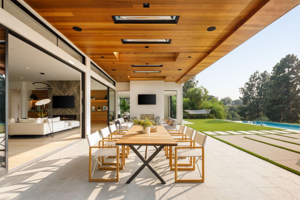 A-Modern-Home-in-The-Iconic-Trousdale-Estate-hit-Market-for-16995000-16