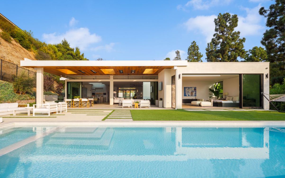 A-Modern-Home-in-The-Iconic-Trousdale-Estate-hit-Market-for-16995000-21