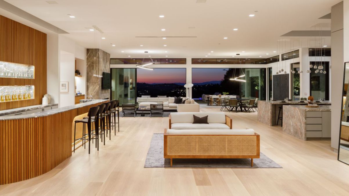 A-Modern-Home-in-The-Iconic-Trousdale-Estate-hit-Market-for-16995000-22