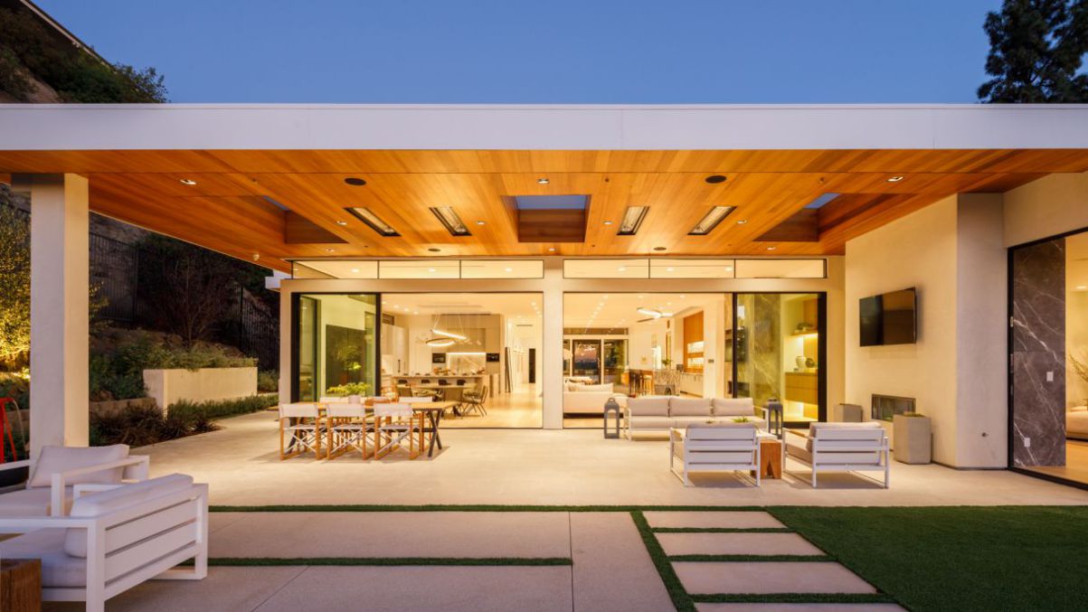 A-Modern-Home-in-The-Iconic-Trousdale-Estate-hit-Market-for-16995000-23