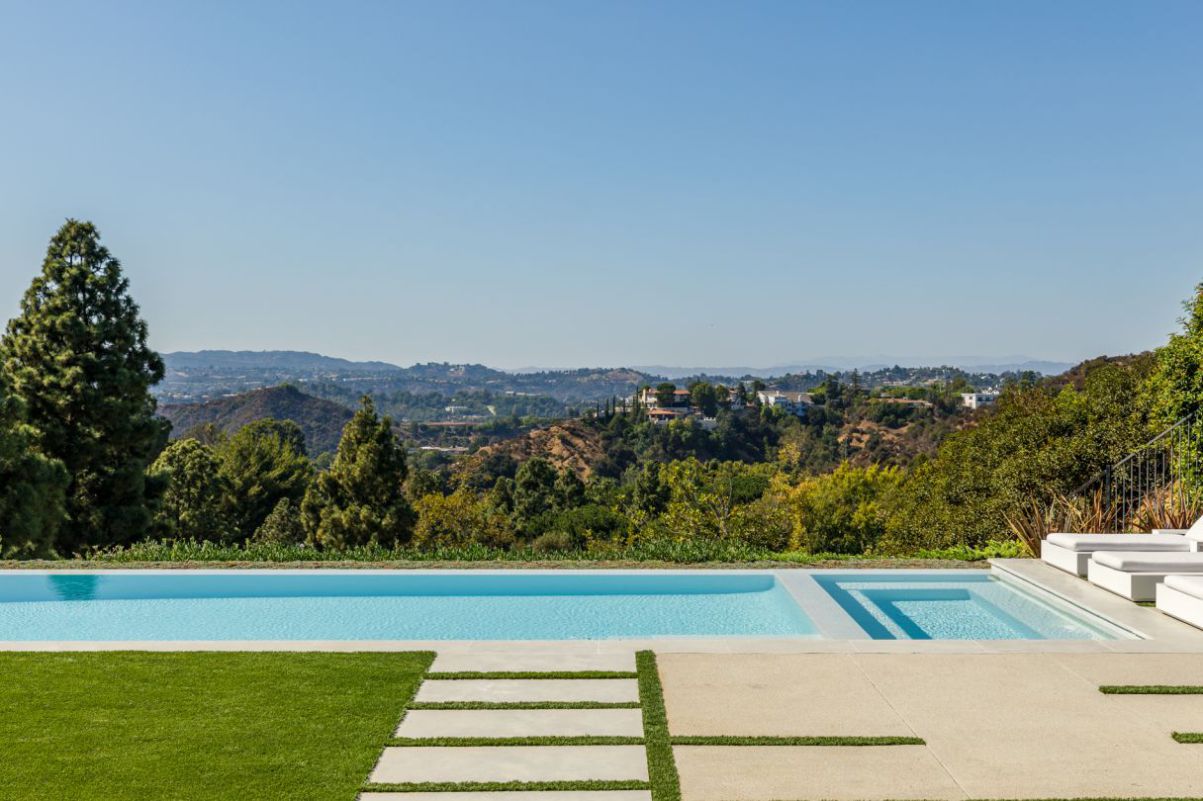 A-Modern-Home-in-The-Iconic-Trousdale-Estate-hit-Market-for-16995000-7
