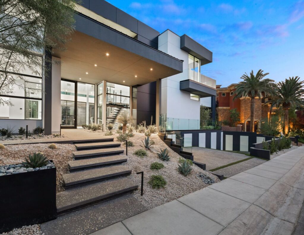 A New Contemporary Home in Henderson, Nevada for Sale