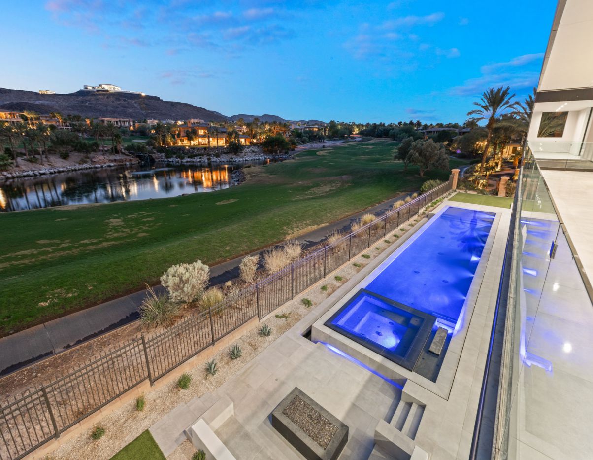 A-New-Contemporary-Home-in-Henderson-Nevada-for-Sale-19