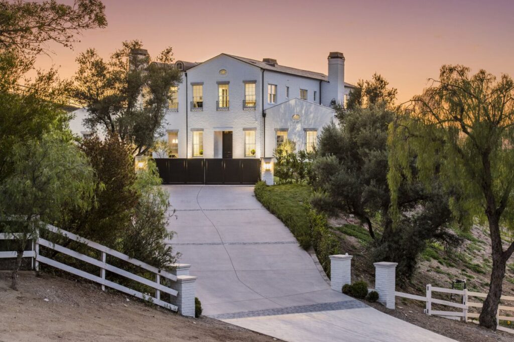 A New English Regency House in Hidden Hills for Sale