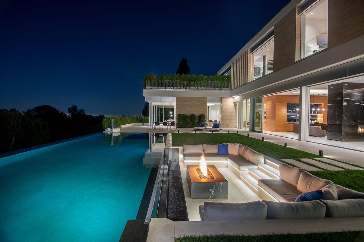 A-Sensational-Trophy-House-in-Bel-Air-for-Sale-at-33750000-20-1