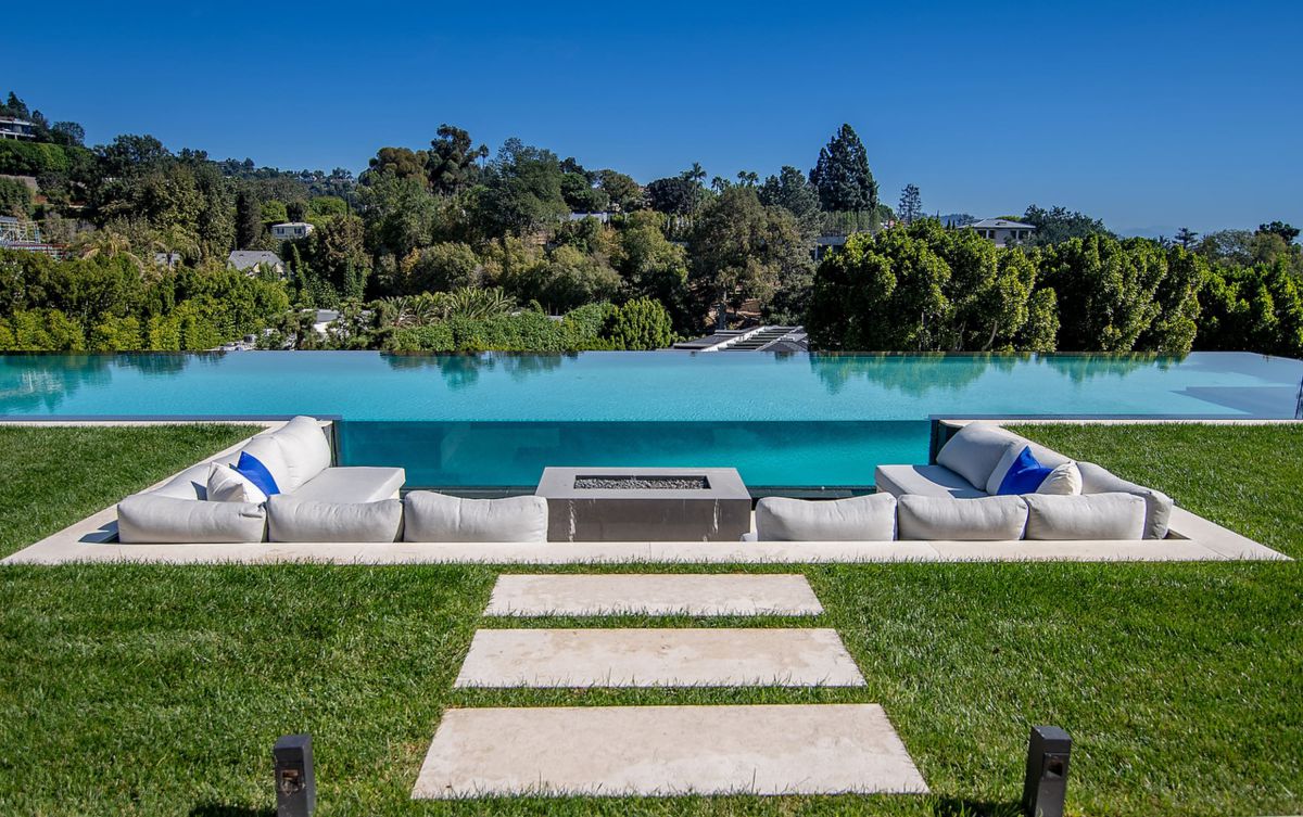 A-Sensational-Trophy-House-in-Bel-Air-for-Sale-at-33750000-8-1