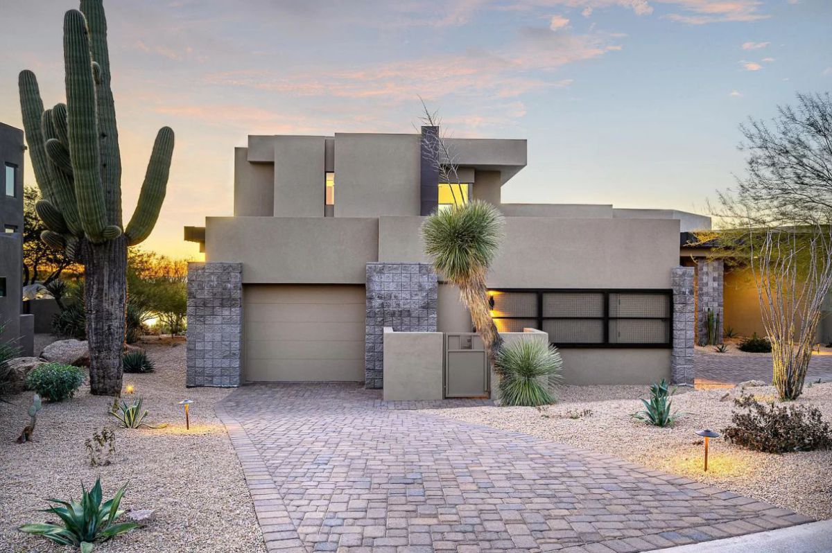 A-Soft-Contemporary-Custom-House-in-Scottsdale-for-Sale-11