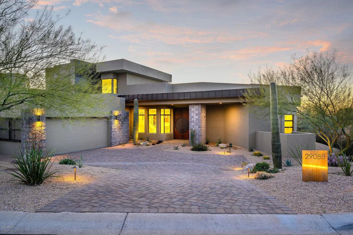 A-Soft-Contemporary-Custom-House-in-Scottsdale-for-Sale-9