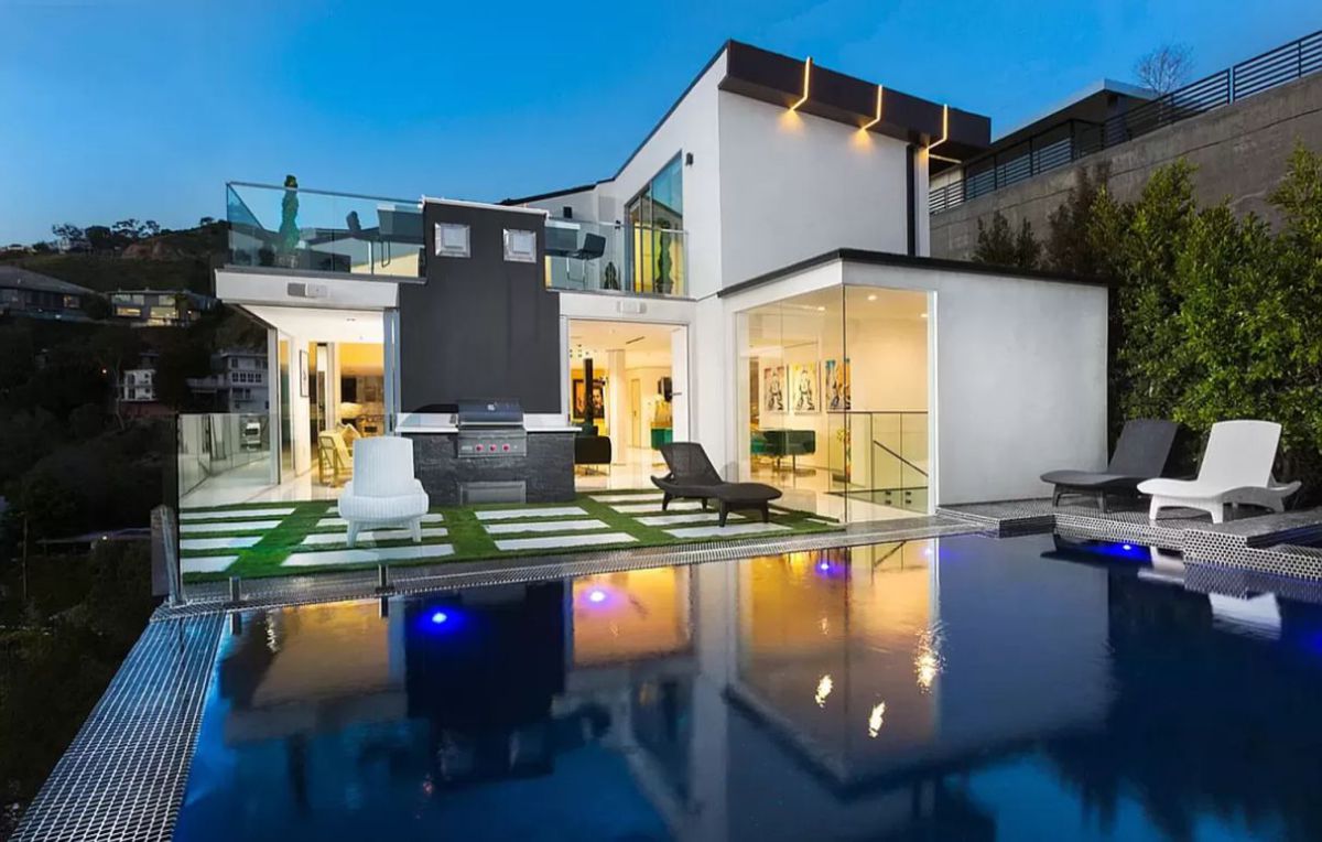 A-Viewmont-Drive-Luxury-House-in-Los-Angeles-for-Sale-1