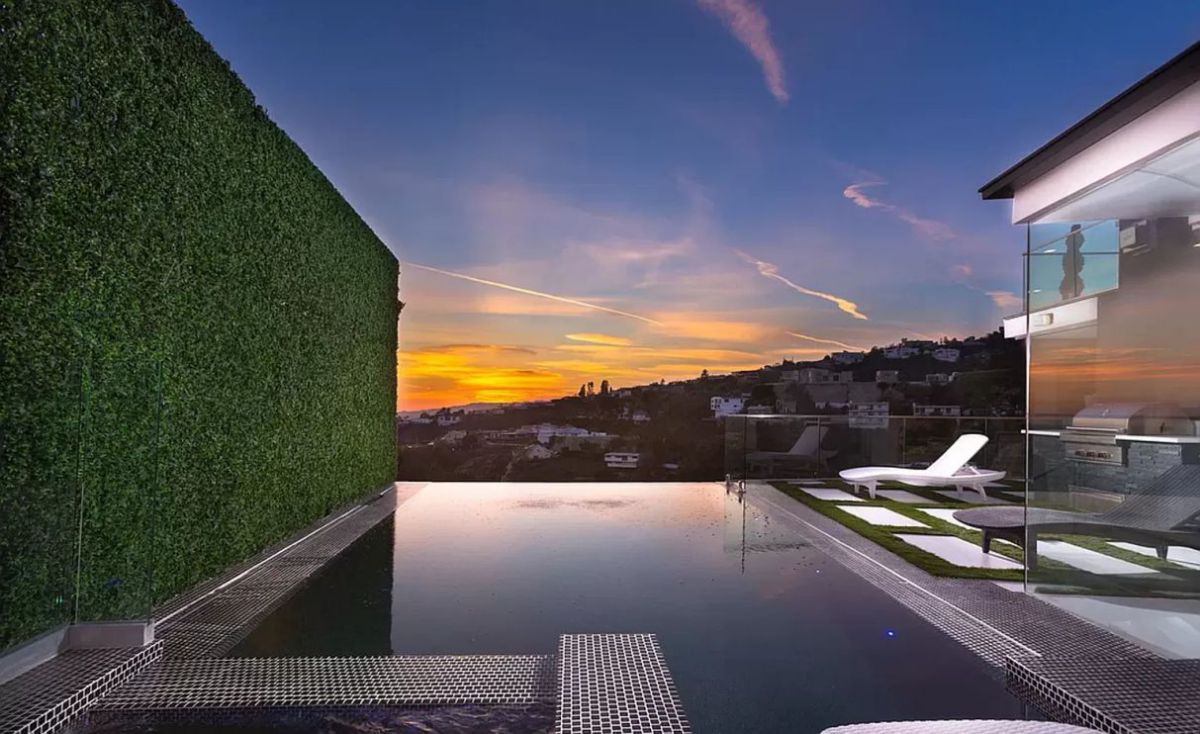A-Viewmont-Drive-Luxury-House-in-Los-Angeles-for-Sale-12