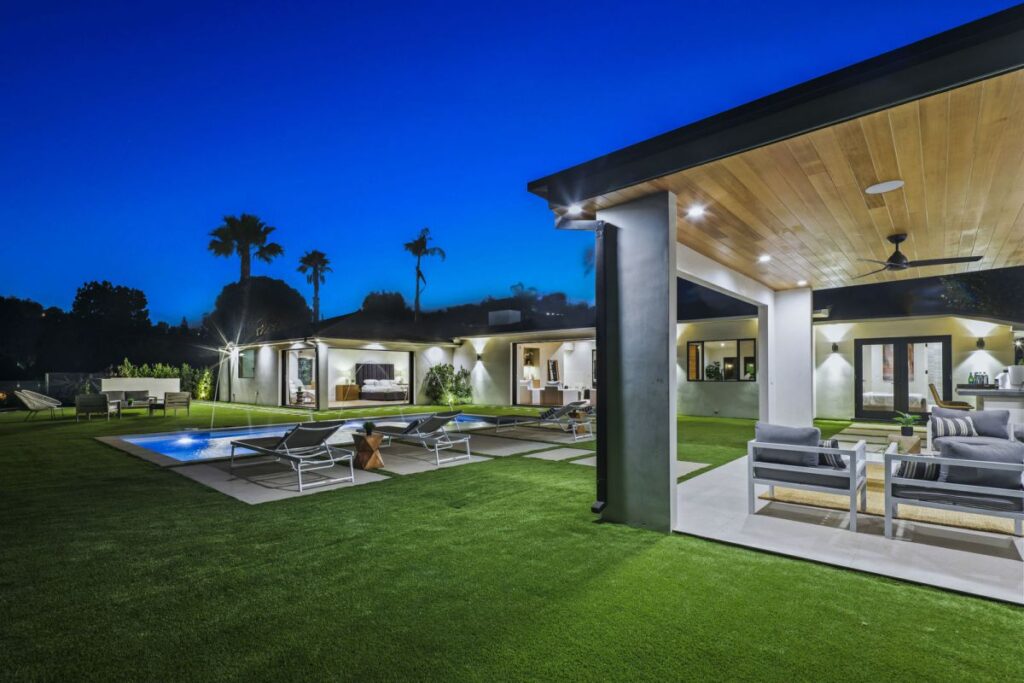 A Warm Contemporary Sherman Oaks Home for Sale