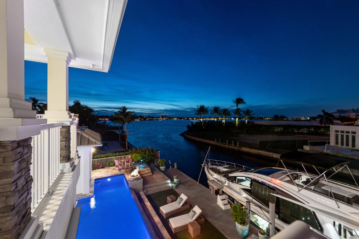 An-Expertly-Crafted-Naples-Home-for-Sale-4