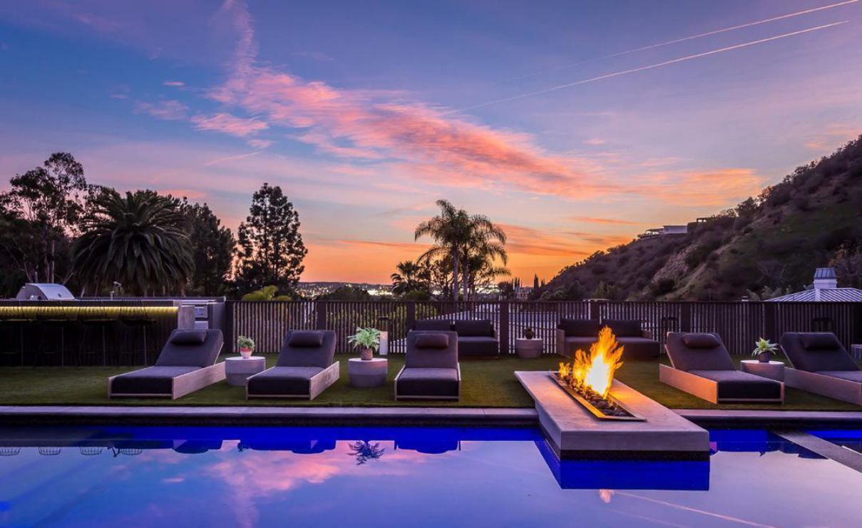 An-Exquisitely-Home-for-Rent-in-Los-Angeles-at-49900-per-Month-11