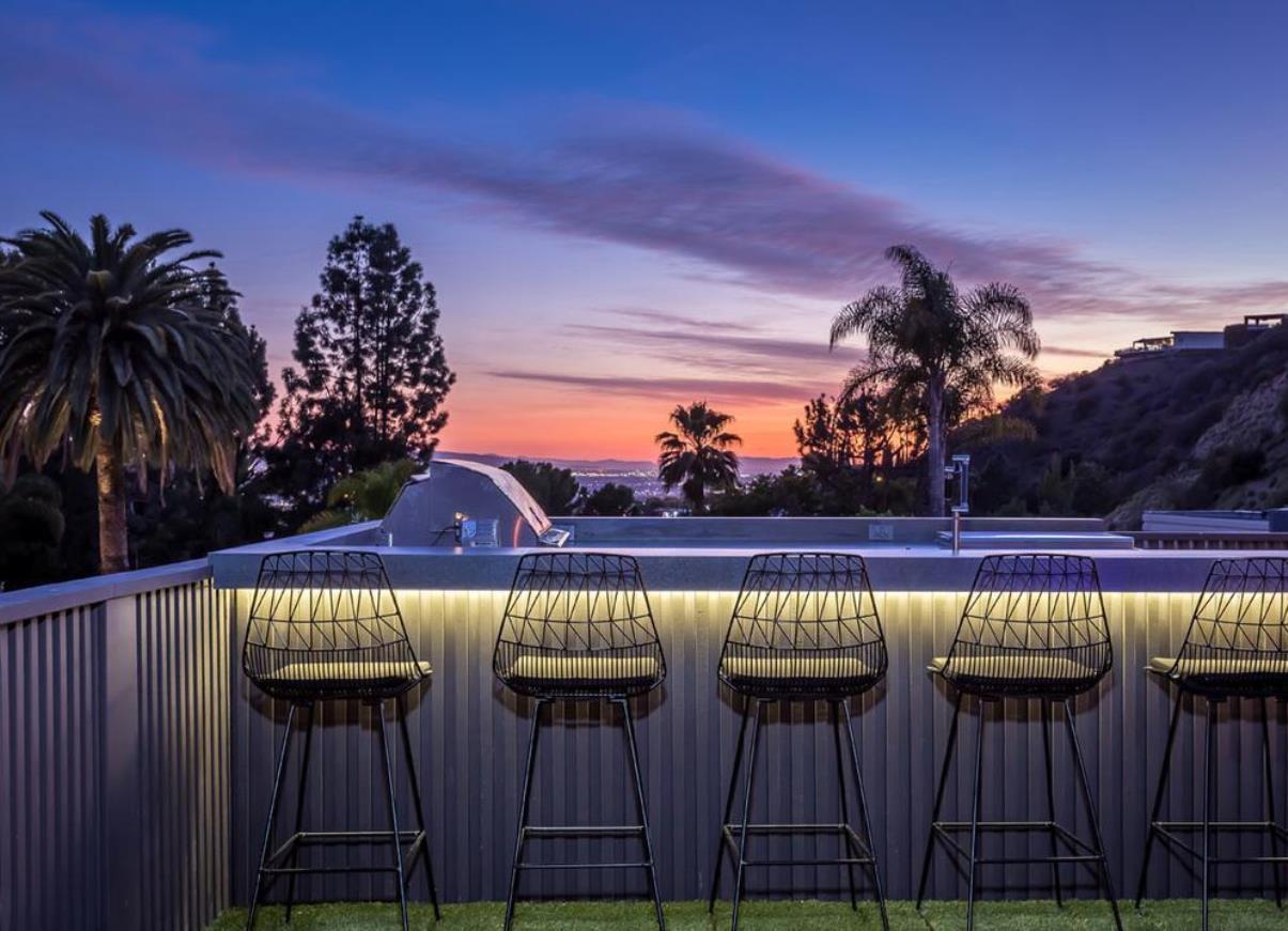 An-Exquisitely-Home-for-Rent-in-Los-Angeles-at-49900-per-Month-16
