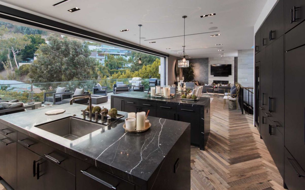 An-Exquisitely-Reimagined-House-for-Sale-in-Los-Angeles-16