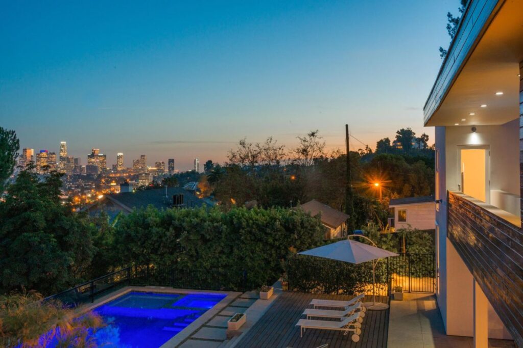 An Intriguingly Livable House in Los Angeles for Sale