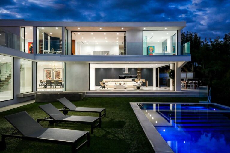 An Ultra Modern Luxury Home in Los Angeles for Rent 45,000 per Month