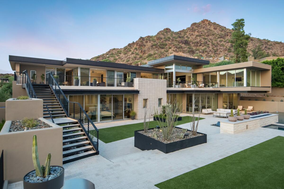 Arroyo-Contemporary-Home-Design-Project-in-Arizona-by-PHX-Architecture-6