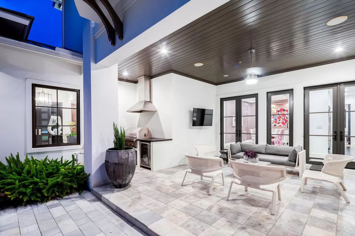 Classical-Elegant-Seagate-House-in-Delray-Beach-for-Sale-at-4295000-4
