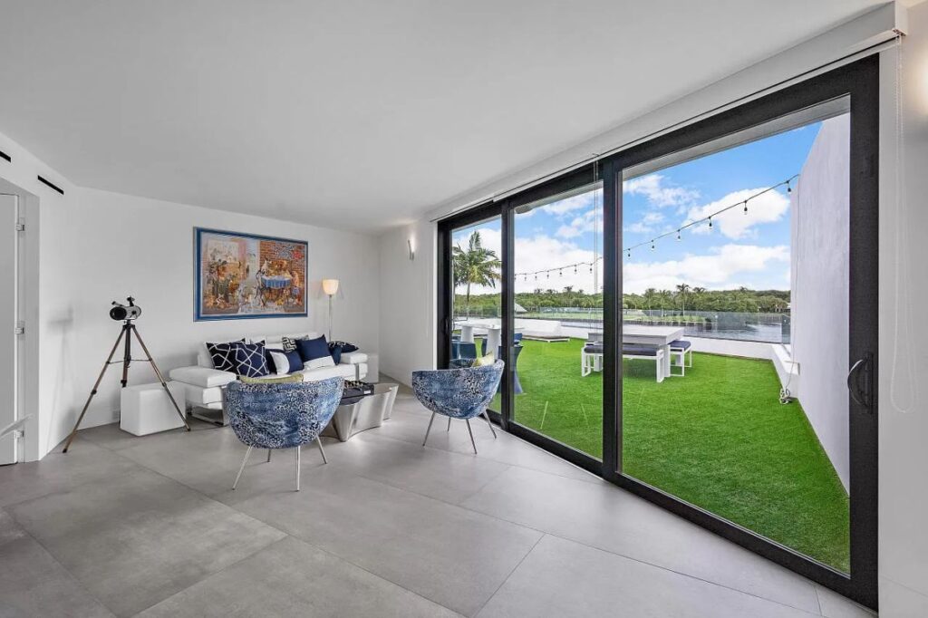 Contemporary Intracoastal Home for Sale in Boca Raton