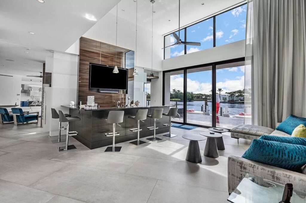 Contemporary Intracoastal Home for Sale in Boca Raton
