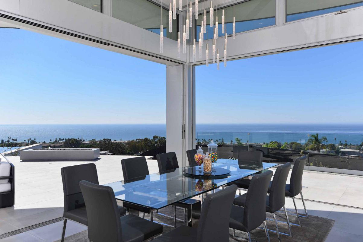 Dazzling-San-Diego-Modern-House-in-La-Jolla-for-Sale-20