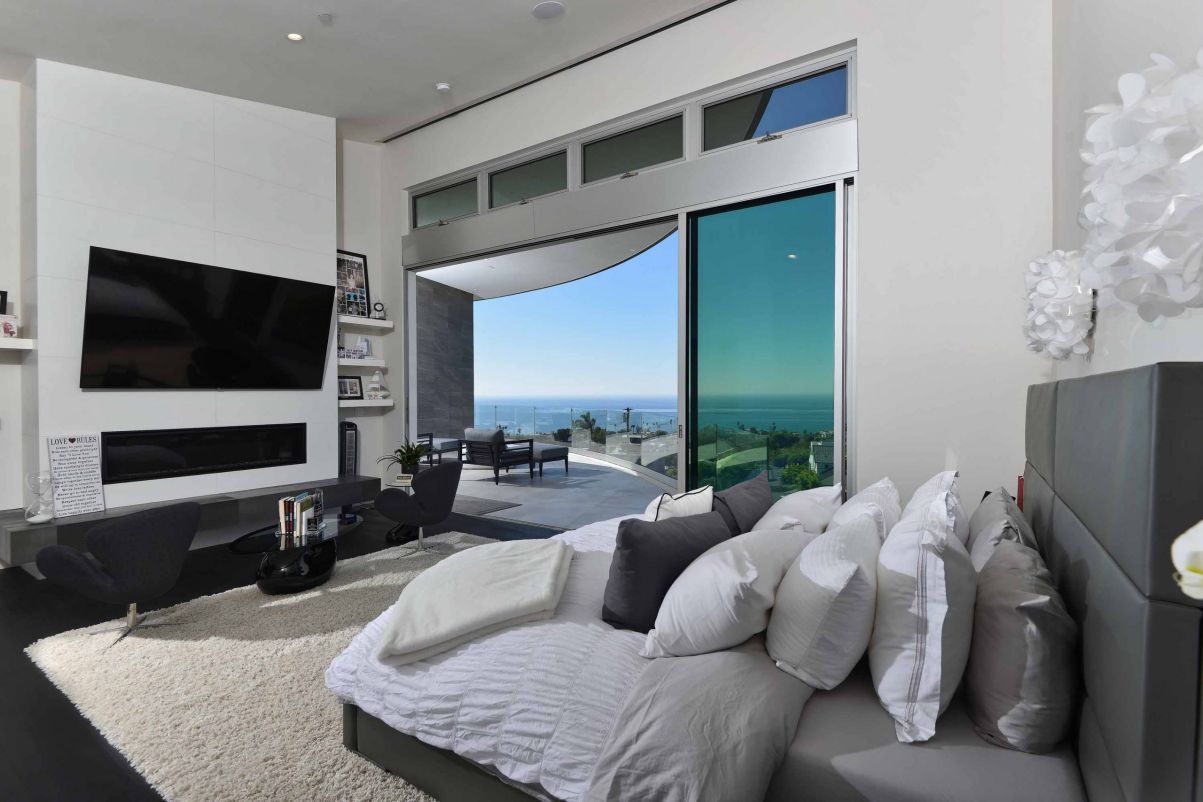 Dazzling-San-Diego-Modern-House-in-La-Jolla-for-Sale-28