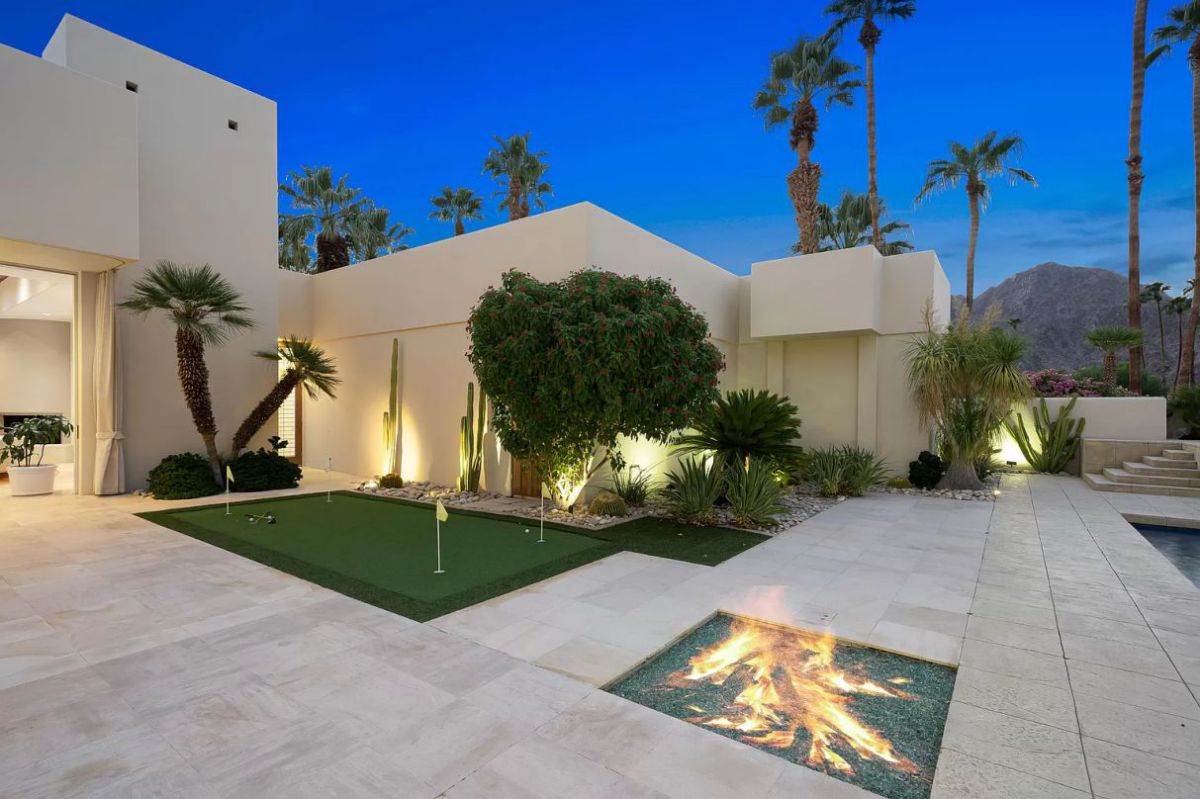 Dramatic-Coachella-Home-for-Sale-in-La-Quinta-22