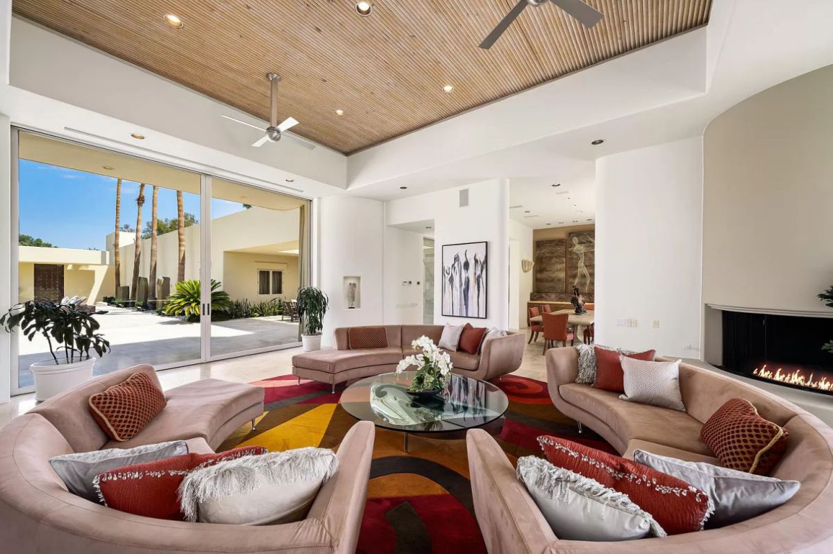 Dramatic-Coachella-Home-for-Sale-in-La-Quinta-27