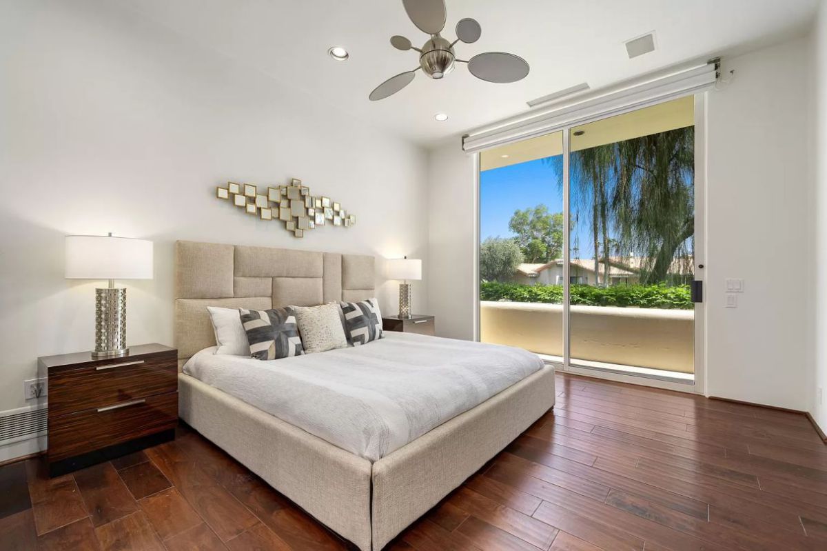 Dramatic-Coachella-Home-for-Sale-in-La-Quinta-28