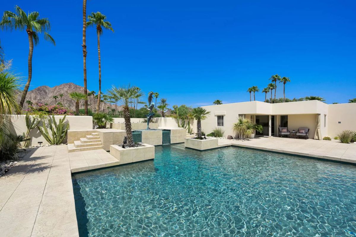 Dramatic-Coachella-Home-for-Sale-in-La-Quinta-34