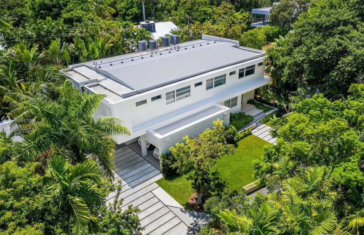 Gorgeous-New-Construction-House-in-Miami-for-Sale-at-3650000-1