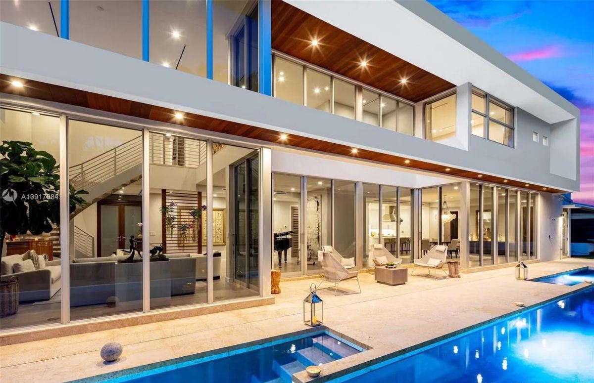 Gorgeous-New-Construction-House-in-Miami-for-Sale-at-3650000-14