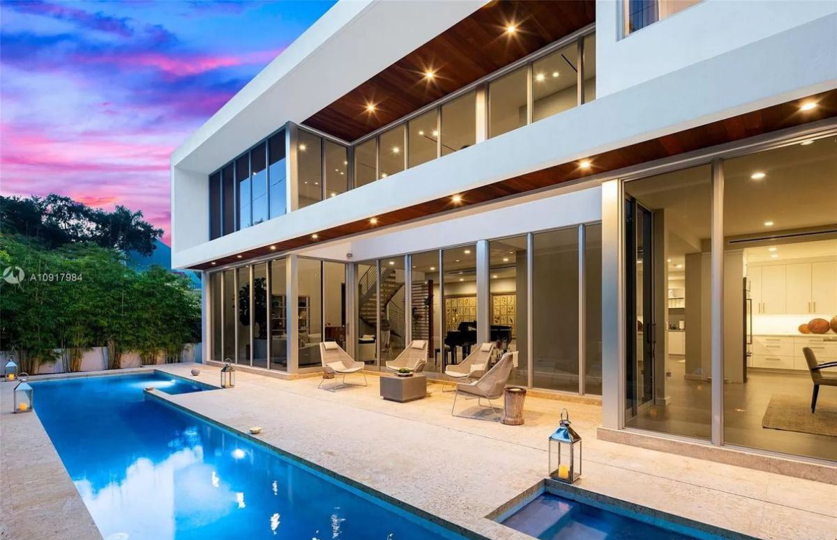 Gorgeous-New-Construction-House-in-Miami-for-Sale-at-3650000-17