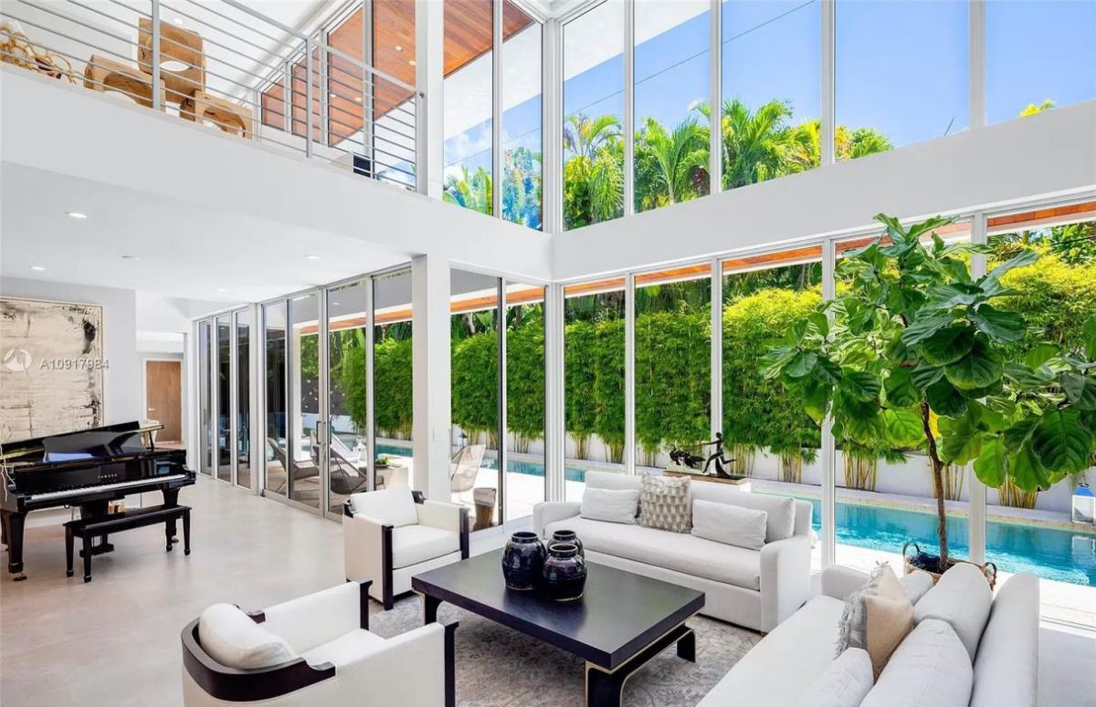 Gorgeous-New-Construction-House-in-Miami-for-Sale-at-3650000-19