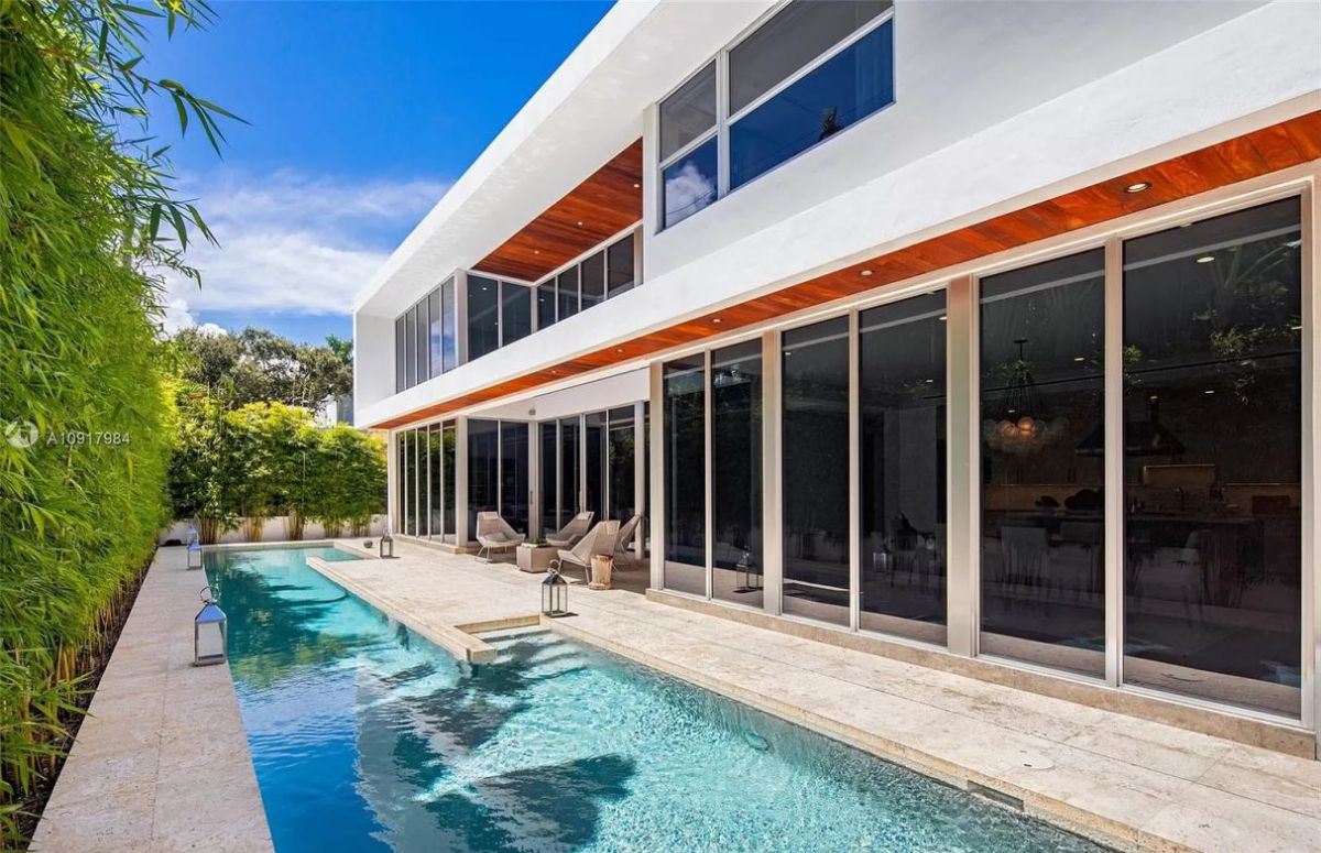 Gorgeous-New-Construction-House-in-Miami-for-Sale-at-3650000-22