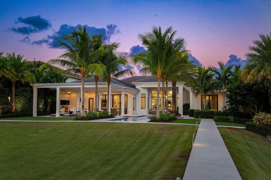 Gorgeous Waterfront Home in Palm Beach for Sale