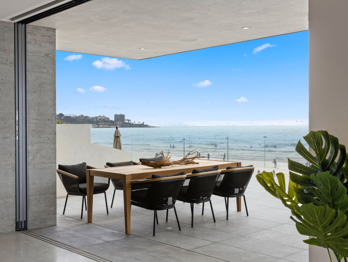 La-Jolla-Home-for-Sale-offers-Luxurious-Beachfront-Living-14
