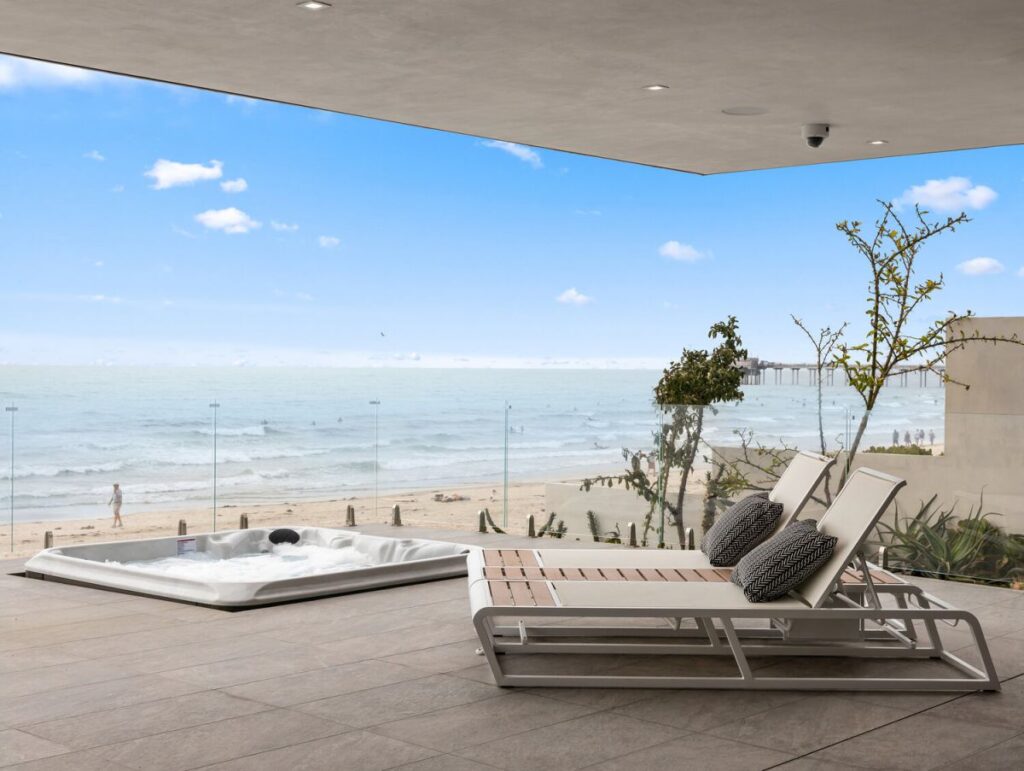 La Jolla Home for Sale offers Luxurious Beachfront Living